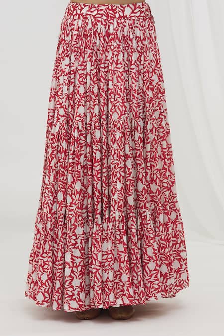 Buy Yuvraani Jaipur Red Muslin, Chiffon Tassels V-neck Hand Block Print Lehenga Set Buy_Yuvraani Jaipur_Red Muslin, Chiffon Tassels V-neck Hand Block Print Lehenga Set