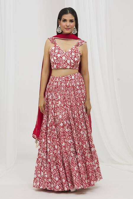 Shop Yuvraani Jaipur Red Muslin, Chiffon Tassels V-neck Hand Block Print Lehenga Set Online at Aza Fashions Shop_Yuvraani Jaipur_Red Muslin, Chiffon Tassels V-neck Hand Block Print Lehenga Set _Online_at_Aza_Fashions