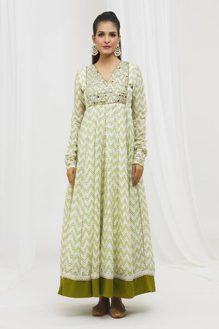 Yuvraani Jaipur_Green Silk, Organza Mirrors V-neck Chevron Print Anarkali With Work Dupatta _at_Aza_Fashions