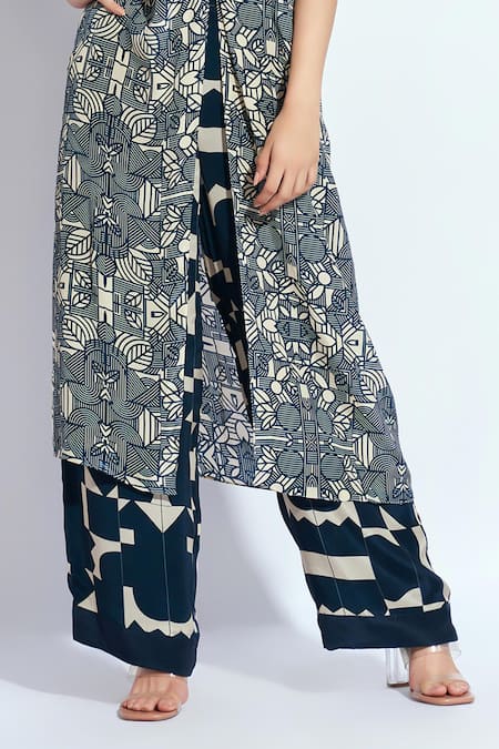 Neetiandmudita Blue Crepe Chains Halter Neck Tunic With Flare Pant Online at Aza Fashions Neetiandmudita_Blue Crepe Chains Halter Neck Tunic With Flare Pant _Online_at_Aza_Fashions