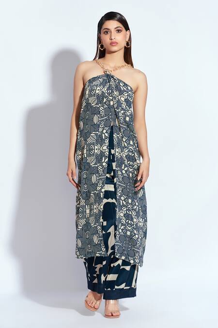 Shop Neetiandmudita Blue Crepe Chains Halter Neck Tunic With Flare Pant Online at Aza Fashions Shop_Neetiandmudita_Blue Crepe Chains Halter Neck Tunic With Flare Pant _Online_at_Aza_Fashions