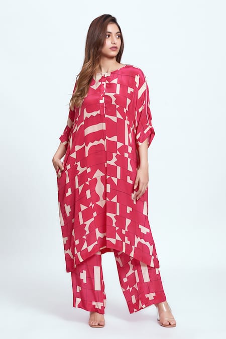 Shop Neetiandmudita Pink Round Neck Tetris Pattern Tunic And Pant Set at Aza Fashions Shop_Neetiandmudita_Pink Round Neck Tetris Pattern Tunic And Pant Set _at_Aza_Fashions