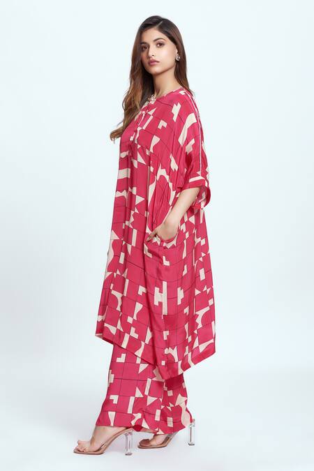 Buy Neetiandmudita Pink Round Neck Tetris Pattern Tunic And Pant Set Online at Aza Fashions Buy_Neetiandmudita_Pink Round Neck Tetris Pattern Tunic And Pant Set _Online_at_Aza_Fashions