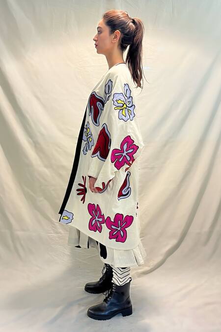 KA-Sha_Off White Kala Cotton Applique Thakur Striped Pant _at_Aza_Fashions