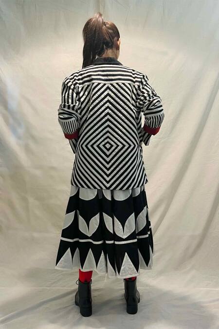 Buy_KA-Sha_Black Cotton Print Fleur Lapel Collar Aakar Applique Striped Blazer 