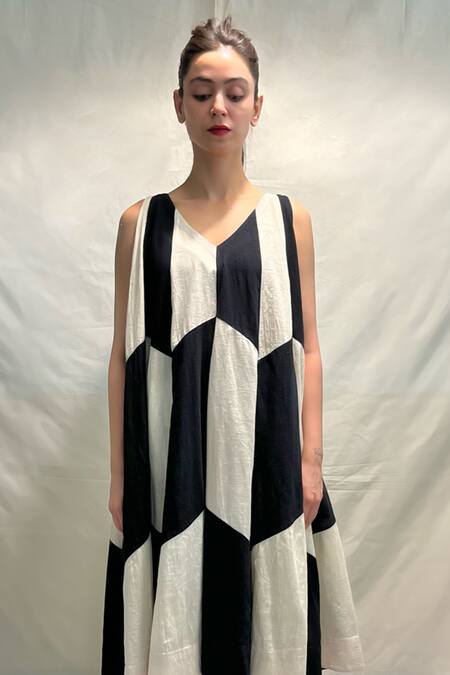 KA-Sha_Black Kala Cotton Patch V Neck Alum Panelled Dress _Online_at_Aza_Fashions