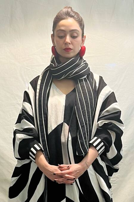 KA-Sha_Black Cording Striped Corded Scarf _Online_at_Aza_Fashions
