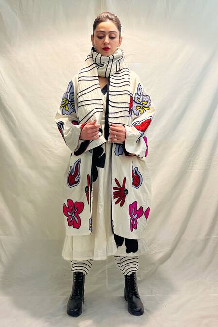 KA-Sha_Off White Applique Thakur Striped Scarf _Online_at_Aza_Fashions