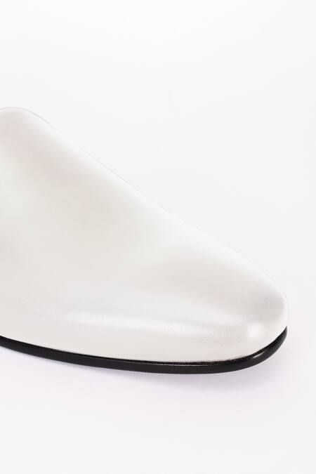 Buy Bubber Couture Off White Tyler Italian Leather Solid Mojdis Online at Aza Fashions Buy_Bubber Couture_Off White Tyler Italian Leather Solid Mojdis _Online_at_Aza_Fashions