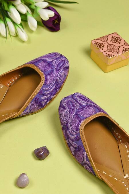 Cilwana Studio Purple Floral And Aari Embroidered Juttis Online at Aza Fashions Cilwana Studio_Purple Floral And Aari Embroidered Juttis _Online_at_Aza_Fashions
