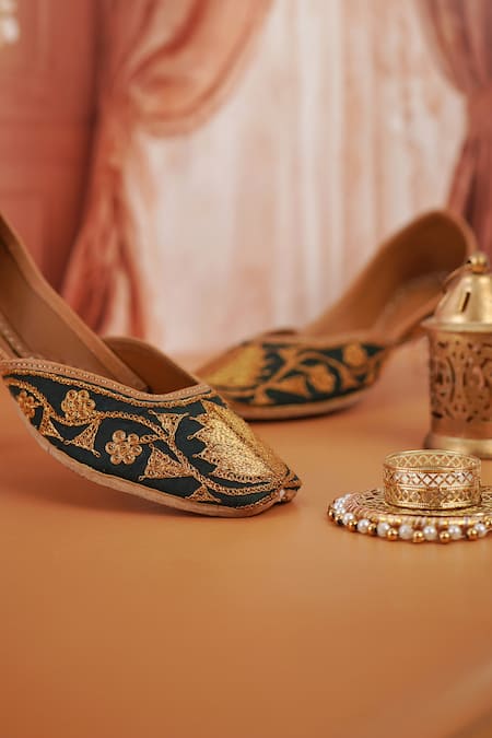 Cilwana Studio Leaf & Tilla Embroidered Juttis 