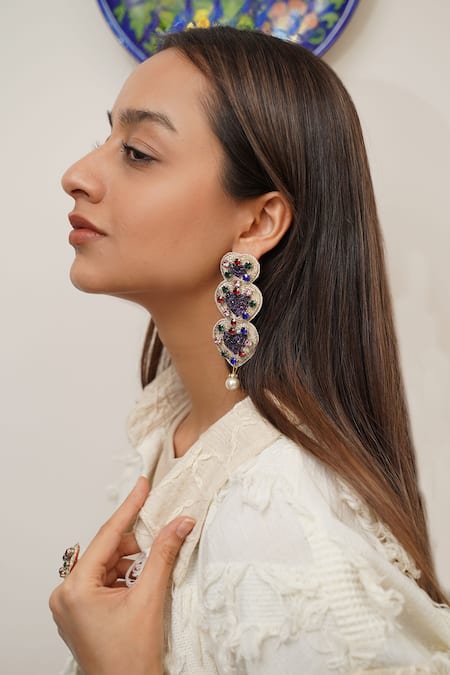 Moirra Dil Vil Danglers 