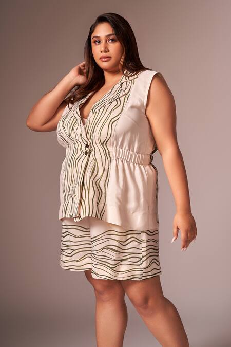 Shop Neetiandmudita Green Crepe Silk Printed Abstract Wave Lapel Collar Waistcoat With Shorts Online at Aza Fashions Shop_Neetiandmudita_Green Crepe Silk Printed Abstract Wave Lapel Collar Waistcoat With Shorts _Online_at_Aza_Fashions