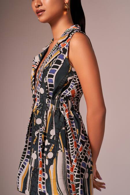 Neetiandmudita_Green Crepe Silk Printed Abstract Wave Lapel Side Ruched Waistcoat With Shorts _at_Aza_Fashions