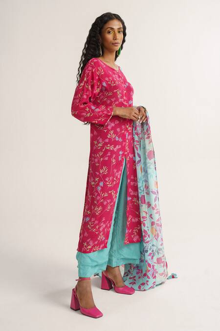 Vishala Shree Pink Crepe, Silk, Chiffon Sequins Round Neck Periwinkle Print Kurta Pant Set at Aza Fashions Vishala Shree_Pink Crepe, Silk, Chiffon Sequins Round Neck Periwinkle Print Kurta Pant Set_at_Aza_Fashions