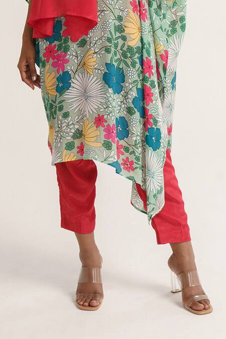 Vishala Shree Green Crepe, Silk Sequins V-neck Dianthus Floral Print Kurta Pant Set Online at Aza Fashions Vishala Shree_Green Crepe, Silk Sequins V-neck Dianthus Floral Print Kurta Pant Set_Online_at_Aza_Fashions