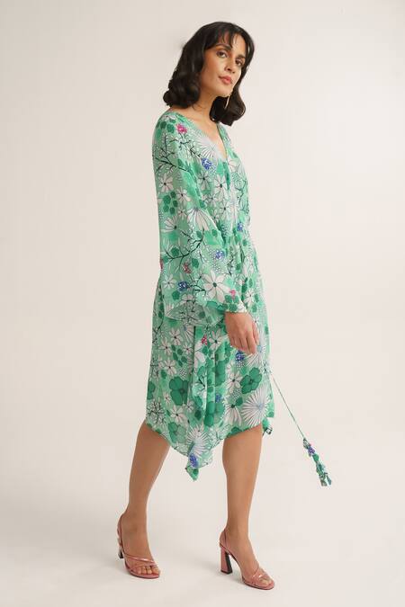 Buy_Vishala Shree_Green Crepe Silk Print Floral V Neck Gladiolus Kaftan_Online_at_Aza_Fashions