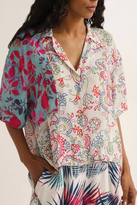 Vishala Shree White Crepe Silk Print Floral Collared Neck Snowdrop Shirt With Pant at Aza Fashions Vishala Shree_White Crepe Silk Print Floral Collared Neck Snowdrop Shirt With Pant_at_Aza_Fashions