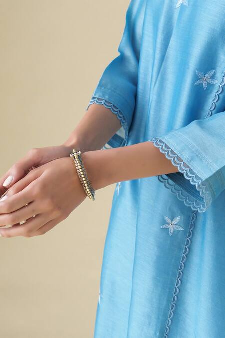 Buy Mushio Blue Chanderi Silk Embroidery Round Neck Ujwala Kurta Buy_Mushio_Blue Chanderi Silk Embroidery Round Neck Ujwala Kurta