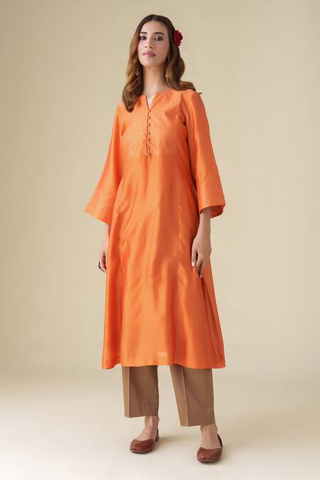 Mushio Orange Chanderi, Silk Embroidery Split V-neck Sandhya Kurta Online at Aza Fashions Mushio_Orange Chanderi, Silk Embroidery Split V-neck Sandhya Kurta _Online_at_Aza_Fashions