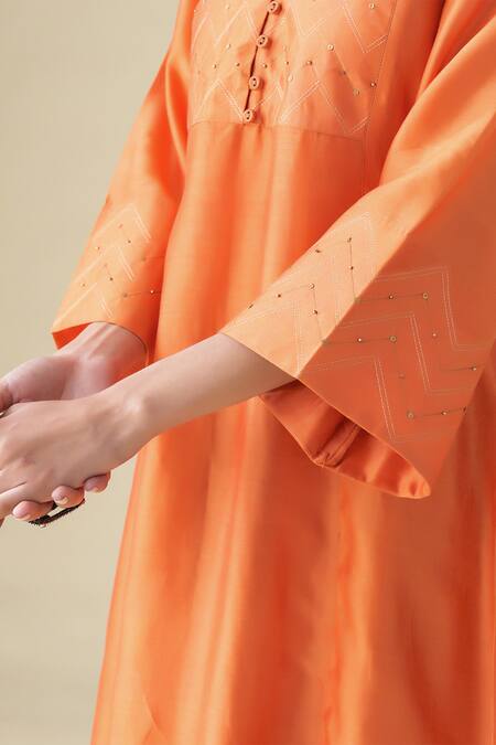 Buy Mushio Orange Chanderi, Silk Embroidery Split V-neck Sandhya Kurta Buy_Mushio_Orange Chanderi, Silk Embroidery Split V-neck Sandhya Kurta