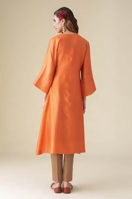 Shop Mushio Orange Chanderi, Silk Embroidery Split V-neck Sandhya Kurta at Aza Fashions Shop_Mushio_Orange Chanderi, Silk Embroidery Split V-neck Sandhya Kurta _at_Aza_Fashions