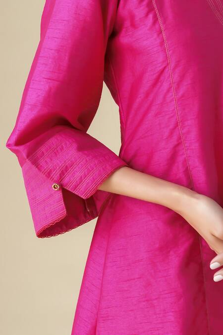 Mushio_Magenta Cotton, Silk Zari V-neck Kamala Kurta _at_Aza_Fashions