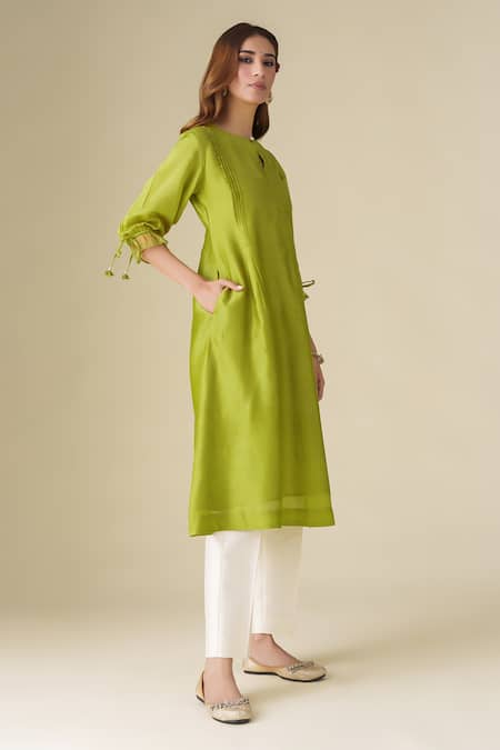 Mushio Green Chanderi Silk Round Neck Paavna Kurta Online at Aza Fashions Mushio_Green Chanderi Silk Round Neck Paavna Kurta _Online_at_Aza_Fashions