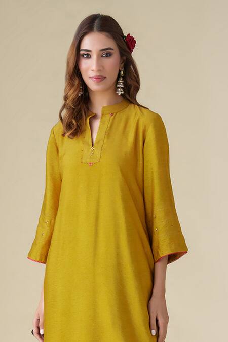Buy Mushio Yellow Cotton, Silk, Kota Doria Embroidery Split V-neck Shriya Kurta Pant Set Online at Aza Fashions Buy_Mushio_Yellow Cotton, Silk, Kota Doria Embroidery Split V-neck Shriya Kurta Pant Set _Online_at_Aza_Fashions