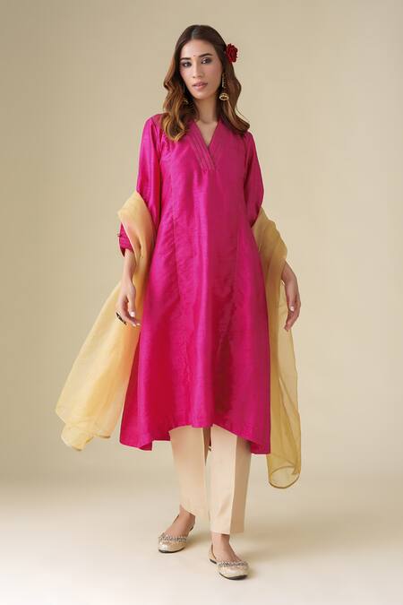 Buy_Mushio_Magenta Cotton, Silk, Organza Zari V-neck Kamala Kurta Pant Set _Online_at_Aza_Fashions