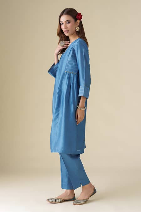Mushio Blue Chanderi, Cotton, Silk Sequins, Zari V-neck Vaayu Kurta With Pant Online at Aza Fashions Mushio_Blue Chanderi, Cotton, Silk Sequins, Zari V-neck Vaayu Kurta With Pant _Online_at_Aza_Fashions