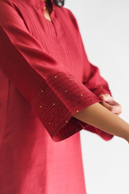 Mushio Maroon Chanderi Silk Sequins, Embroidery Sindoori Threadwork Embellished Kurta at Aza Fashions Mushio_Maroon Chanderi Silk Sequins, Embroidery Sindoori Threadwork Embellished Kurta _at_Aza_Fashions
