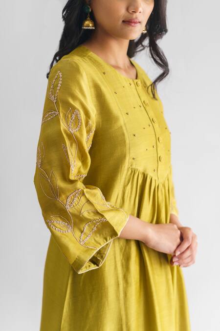 Mushio Green Tissue Sequins, Embroidery Round Malini Floral Threadwork Sleeve Kurta at Aza Fashions Mushio_Green Tissue Sequins, Embroidery Round Malini Floral Threadwork Sleeve Kurta _at_Aza_Fashions