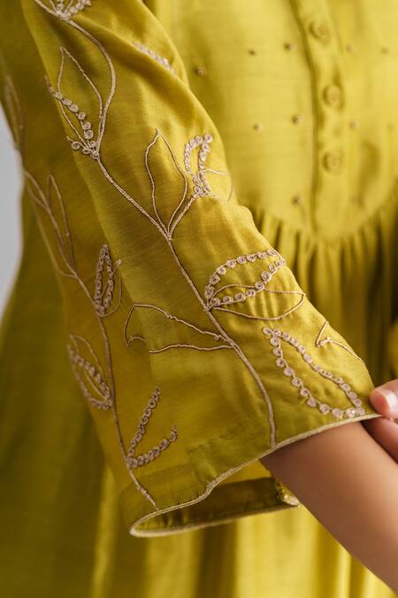 Buy Mushio Green Tissue Sequins, Embroidery Round Malini Floral Threadwork Sleeve Kurta Buy_Mushio_Green Tissue Sequins, Embroidery Round Malini Floral Threadwork Sleeve Kurta