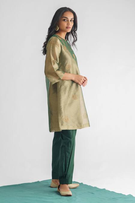 Buy Mushio Green Chanderi Beads, Embroidery Keyhole Neck Gul Floral Threadwork Kurta Online at Aza Fashions Buy_Mushio_Green Chanderi Beads, Embroidery Keyhole Neck Gul Floral Threadwork Kurta _Online_at_Aza_Fashions