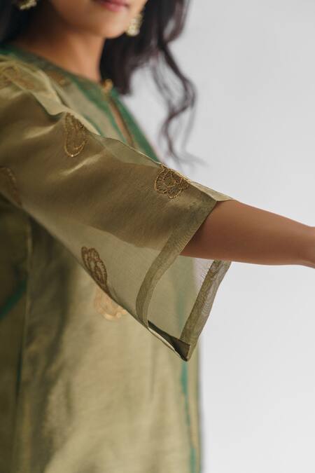 Mushio Green Chanderi Beads, Embroidery Keyhole Neck Gul Floral Threadwork Kurta at Aza Fashions Mushio_Green Chanderi Beads, Embroidery Keyhole Neck Gul Floral Threadwork Kurta _at_Aza_Fashions