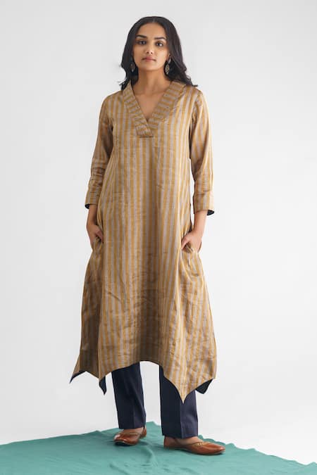 Mushio Nithya Woven Stripe Asymmetric Kurta 