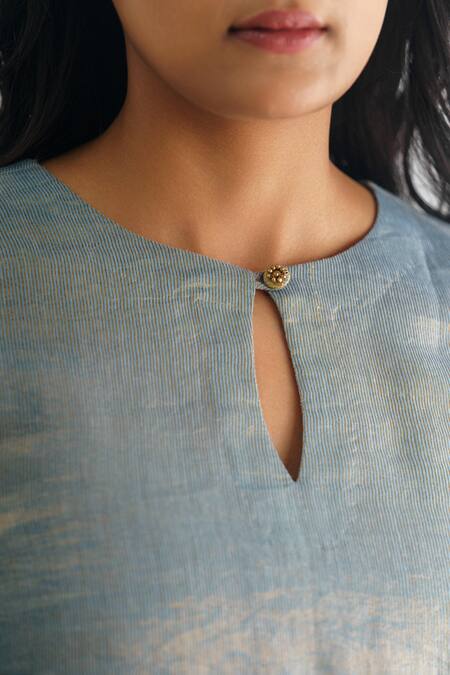 Shop Mushio Blue Georgette Round Neck Woven Stripe Kurta Online at Aza Fashions Shop_Mushio_Blue Georgette Round Neck Woven Stripe Kurta _Online_at_Aza_Fashions