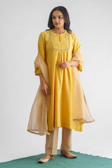 Mushio Yellow Chanderi Silk Embroidery Keyhole Neck Utsav Floral Threadwork Kurta Online at Aza Fashions Mushio_Yellow Chanderi Silk Embroidery Keyhole Neck Utsav Floral Threadwork Kurta _Online_at_Aza_Fashions