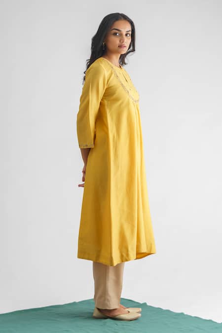 Buy Mushio Yellow Chanderi Silk Embroidery Keyhole Neck Utsav Floral Threadwork Kurta Online at Aza Fashions Buy_Mushio_Yellow Chanderi Silk Embroidery Keyhole Neck Utsav Floral Threadwork Kurta _Online_at_Aza_Fashions