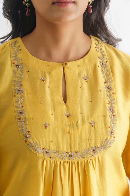 Shop Mushio Yellow Chanderi Silk Embroidery Keyhole Neck Utsav Floral Threadwork Kurta Online at Aza Fashions Shop_Mushio_Yellow Chanderi Silk Embroidery Keyhole Neck Utsav Floral Threadwork Kurta _Online_at_Aza_Fashions