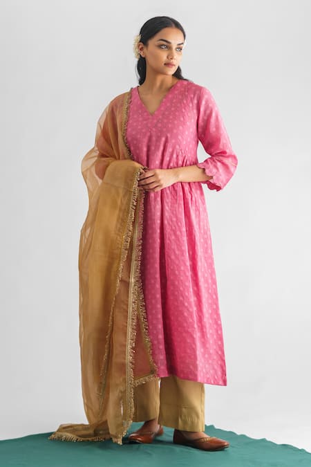 Mushio Pink Sequins, Beads V-neck Madhurima Woven Floral Kurta Online at Aza Fashions Mushio_Pink Sequins, Beads V-neck Madhurima Woven Floral Kurta _Online_at_Aza_Fashions