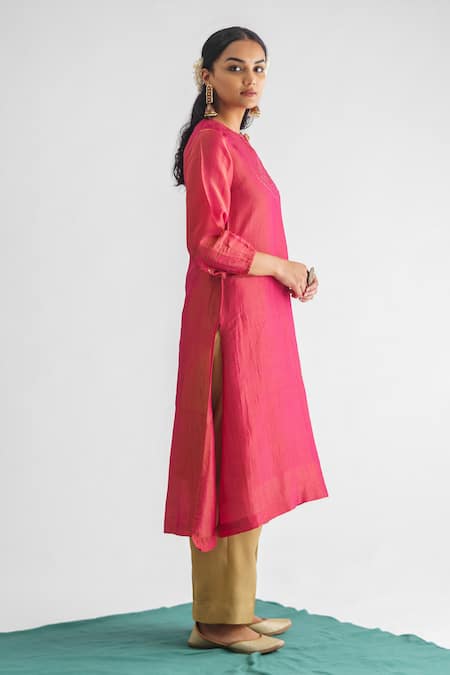 Buy Mushio Pink Cotton Sequins, Embroidery Round Neck Gulab Threadwork Kurta Online at Aza Fashions Buy_Mushio_Pink Cotton Sequins, Embroidery Round Neck Gulab Threadwork Kurta _Online_at_Aza_Fashions