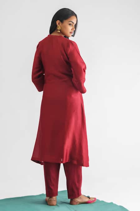 Shop Mushio Maroon Chanderi Silk, Silk, Sindoori Threadwork Embellished Kurta Pant Set at Aza Fashions Shop_Mushio_Maroon Chanderi Silk, Silk, Sindoori Threadwork Embellished Kurta Pant Set _at_Aza_Fashions