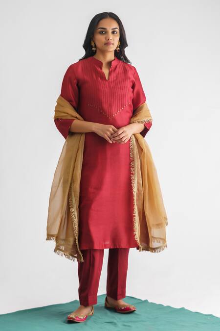 Mushio Maroon Chanderi Silk, Silk, Sindoori Threadwork Embellished Kurta Pant Set Online at Aza Fashions Mushio_Maroon Chanderi Silk, Silk, Sindoori Threadwork Embellished Kurta Pant Set _Online_at_Aza_Fashions