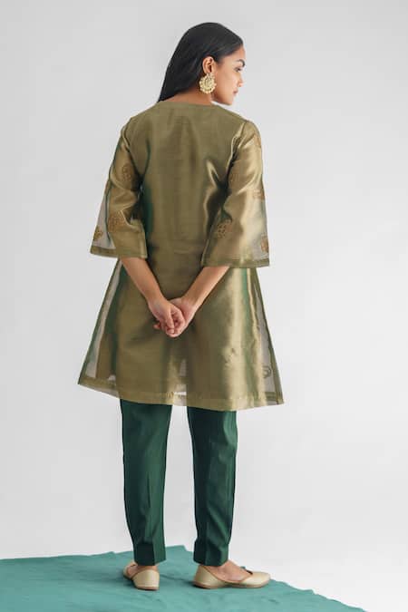 Shop Mushio Green Chanderi Silk, Cotton, Silk, Organza Gul Floral Threadwork Kurta Pant Set at Aza Fashions Shop_Mushio_Green Chanderi Silk, Cotton, Silk, Organza Gul Floral Threadwork Kurta Pant Set _at_Aza_Fashions