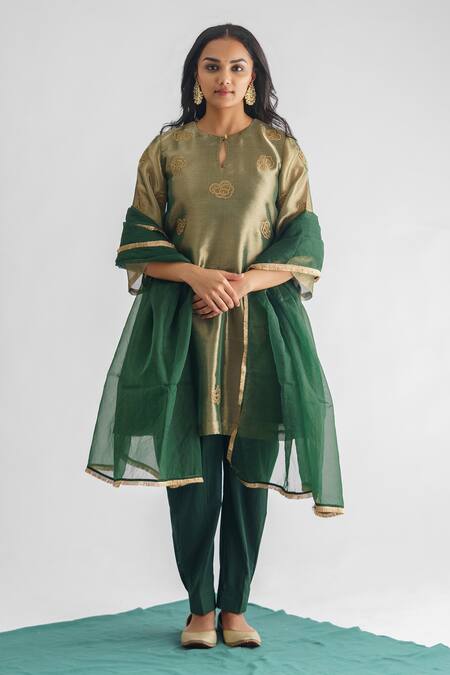 Mushio Green Chanderi Silk, Cotton, Silk, Organza Gul Floral Threadwork Kurta Pant Set Online at Aza Fashions Mushio_Green Chanderi Silk, Cotton, Silk, Organza Gul Floral Threadwork Kurta Pant Set _Online_at_Aza_Fashions