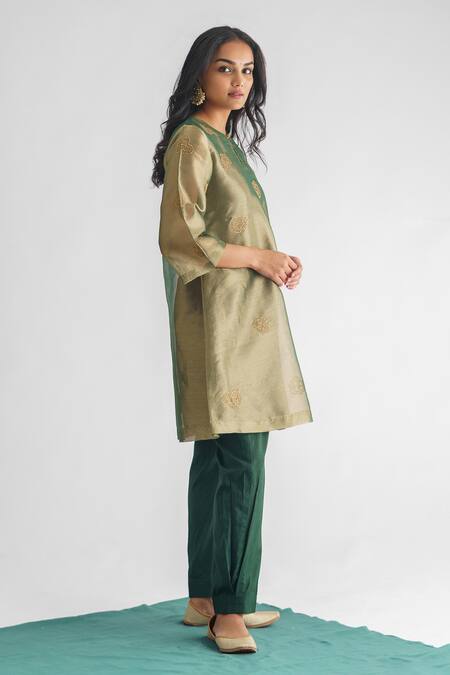 Buy Mushio Green Chanderi Silk, Cotton, Silk, Organza Gul Floral Threadwork Kurta Pant Set Online at Aza Fashions Buy_Mushio_Green Chanderi Silk, Cotton, Silk, Organza Gul Floral Threadwork Kurta Pant Set _Online_at_Aza_Fashions
