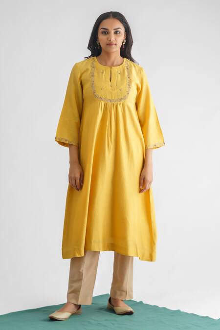 Mushio Yellow Chanderi Silk, Silk, Organza, Utsav Thread Yoke Embroidered Kurta Set Online at Aza Fashions Mushio_Yellow Chanderi Silk, Silk, Organza, Utsav Thread Yoke Embroidered Kurta Set _Online_at_Aza_Fashions