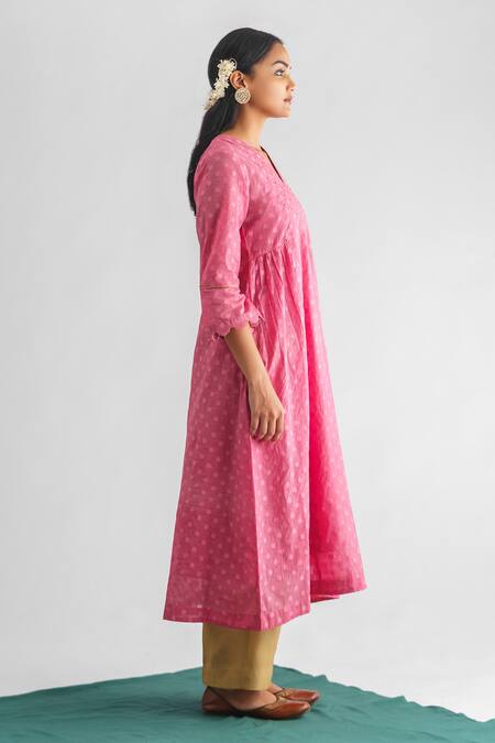 Mushio Pink Silk, Organza, Brocade Embroidery, Madhurima Floral Woven Kurta Set at Aza Fashions Mushio_Pink Silk, Organza, Brocade Embroidery, Madhurima Floral Woven Kurta Set _at_Aza_Fashions